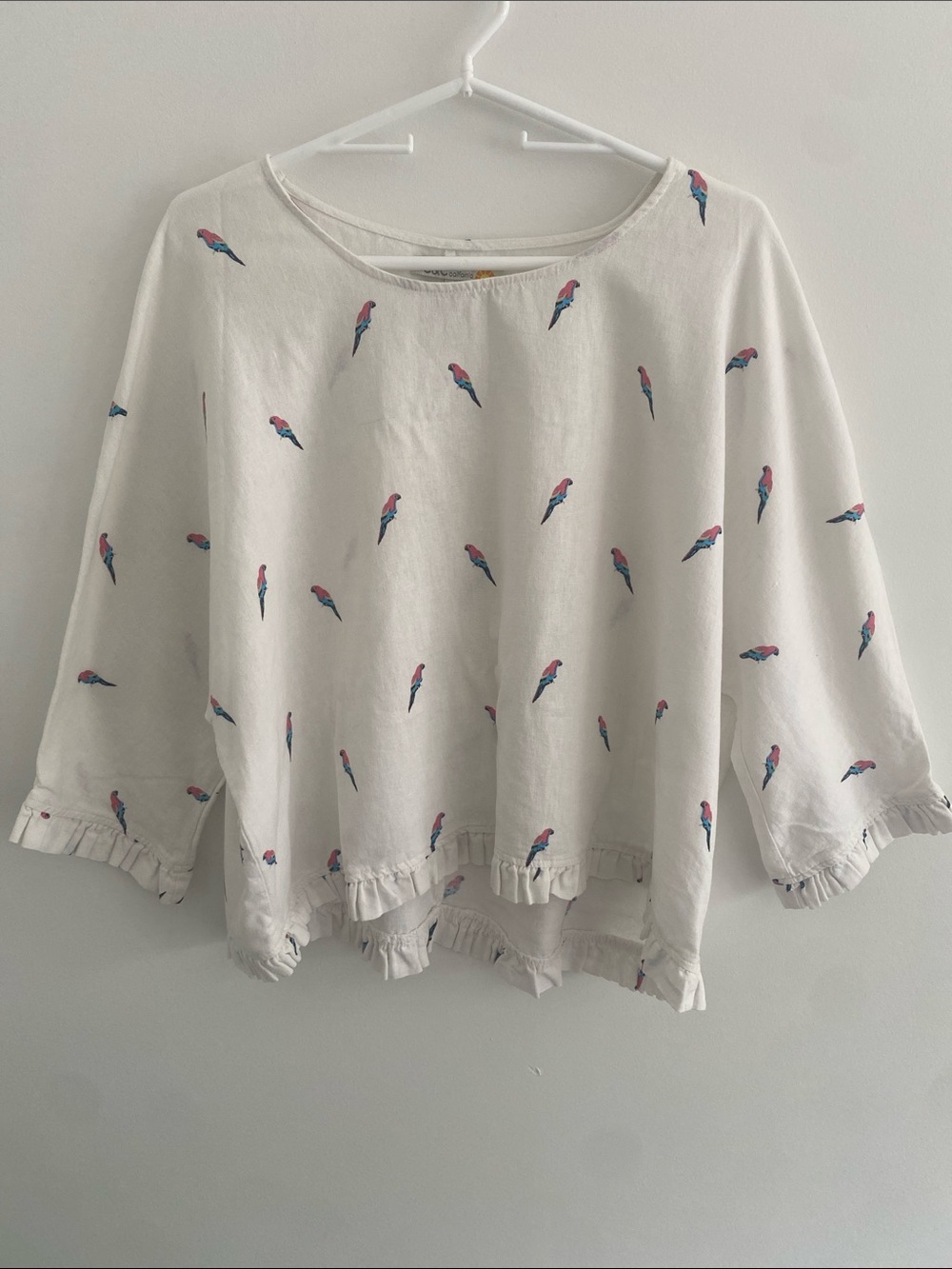 C&C California white linen blend oversized boxy top ruffle hem/cuff macaw size M